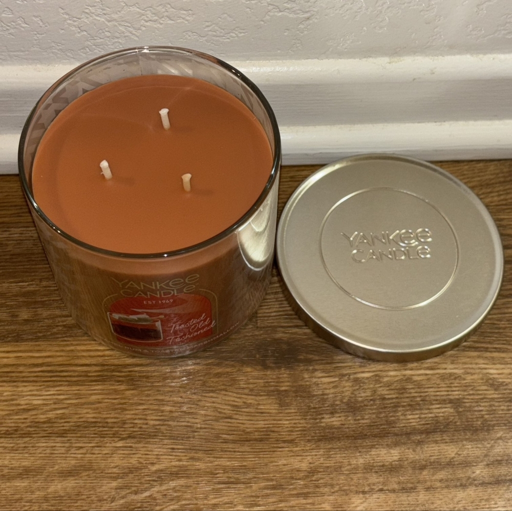 YANKEE CANDLE Toasted Old Fashioned (Medium 3 Wick Candle) NEW! - Picture 7 of 16